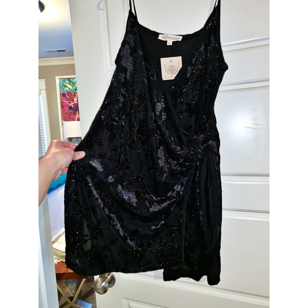 BLACK VELVET/GLITTER FLORAL WRAP DRESS